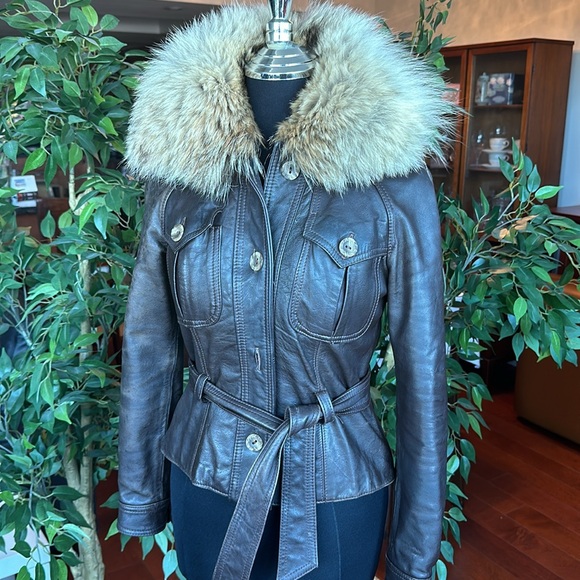 Gorgeous Vintage Size XS Brown Leather Bomber Jacket with Fox Fur Collar & Belt - Picture 8 of 15